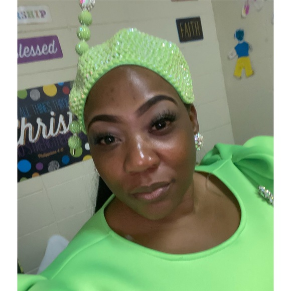 Green Hat with Hat pin - Picture 2 of 2